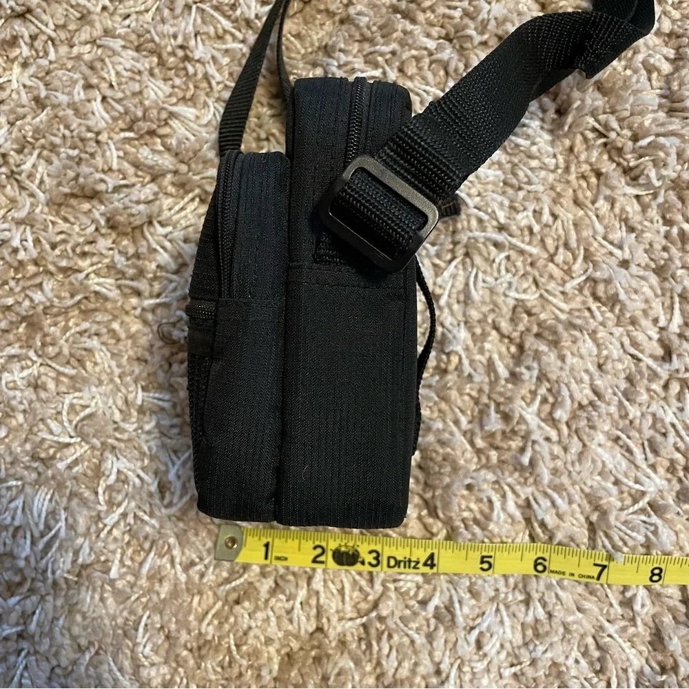Samsonite Small Camera Bag w Adjustable Shoulder Strap